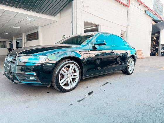 AUDI A4 1.8 TFSI AMBIENTE AVANT GASOLINA 4P MULTITRONIC AUDI A4 1.8 TFSI AMBIENTE AVANT GASOLINA 4P MULTITRONIC